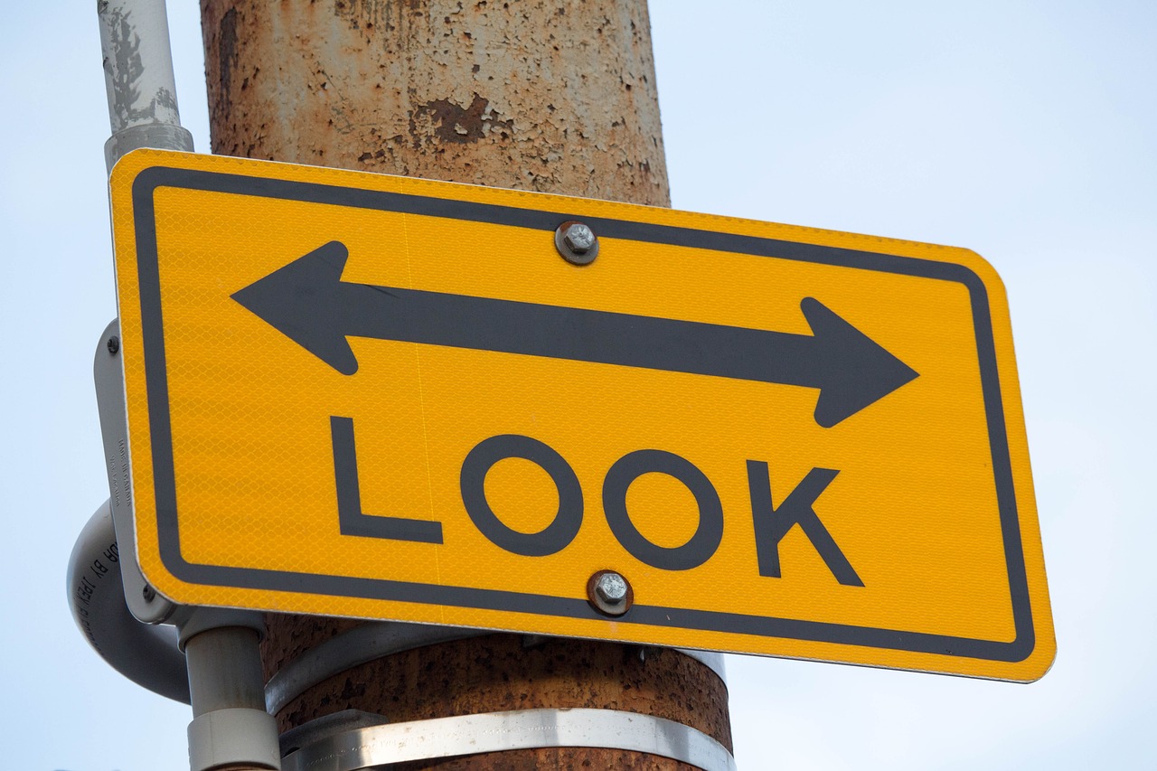 歡樂書客最新破解版背后的警示，違法犯罪的警鐘長(zhǎng)鳴