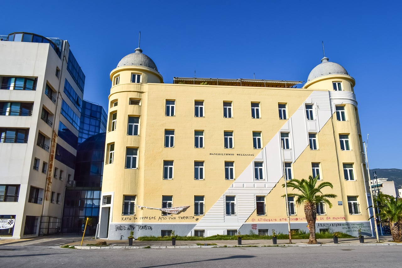 瓜瀝藍(lán)色嘉園最新房價(jià)動(dòng)態(tài)分析與趨勢預(yù)測