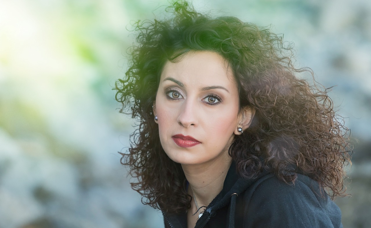 米蘭達(dá)可兒最新短發(fā)造型，時(shí)尚重塑與魅力突破