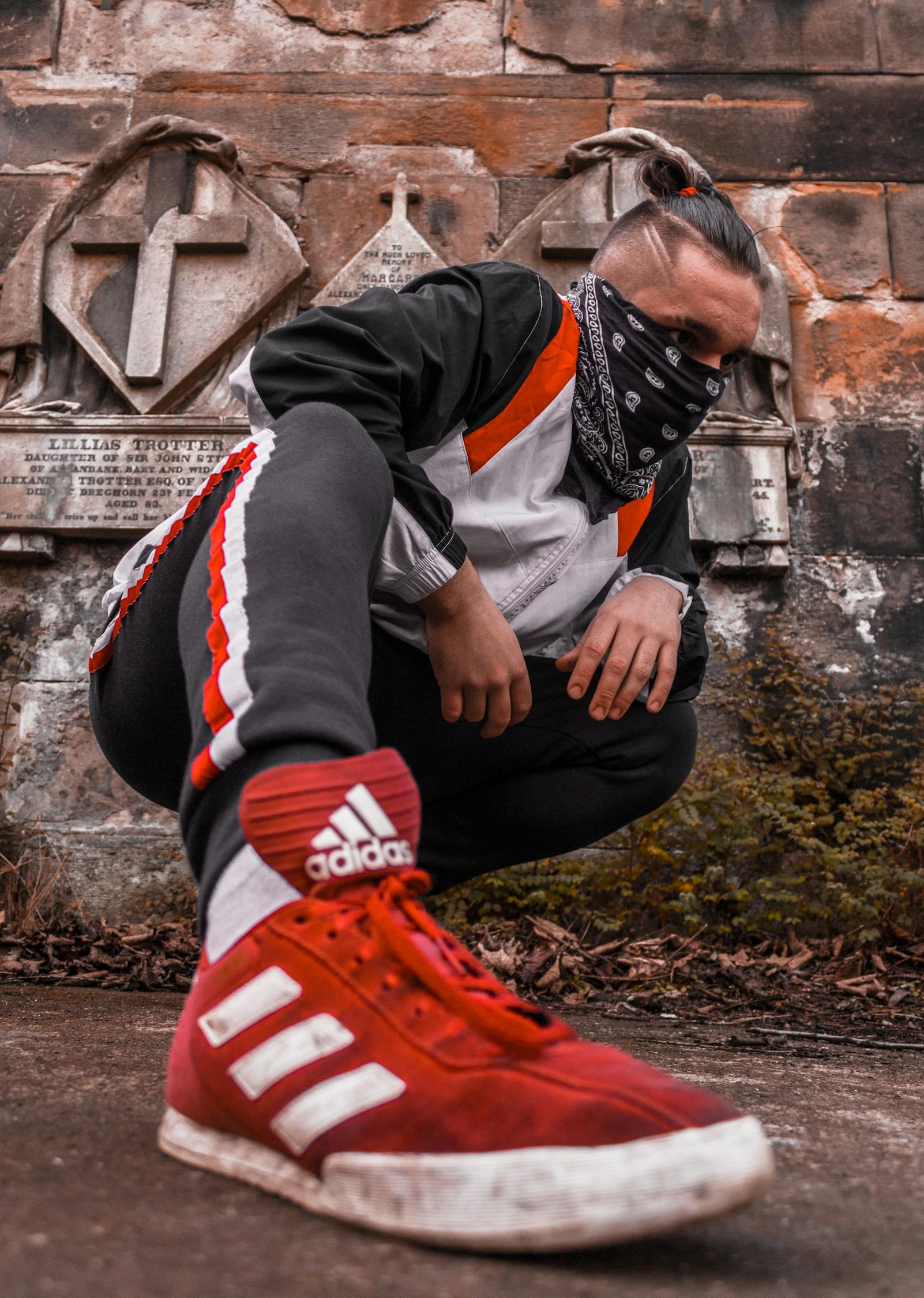 倪妮最新街拍生活照，時(shí)尚與自然的和諧交融