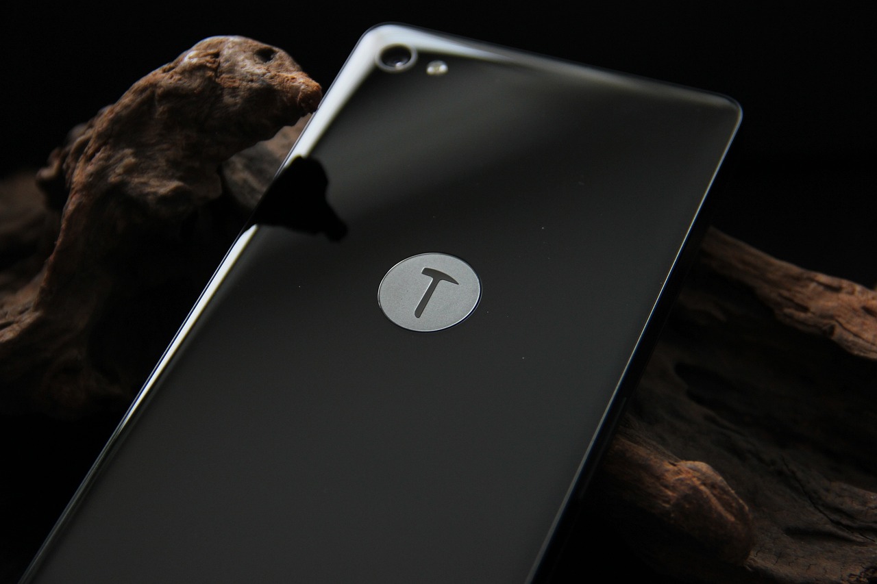 科技與美學(xué)的巔峰結(jié)合，最新三星手機登場