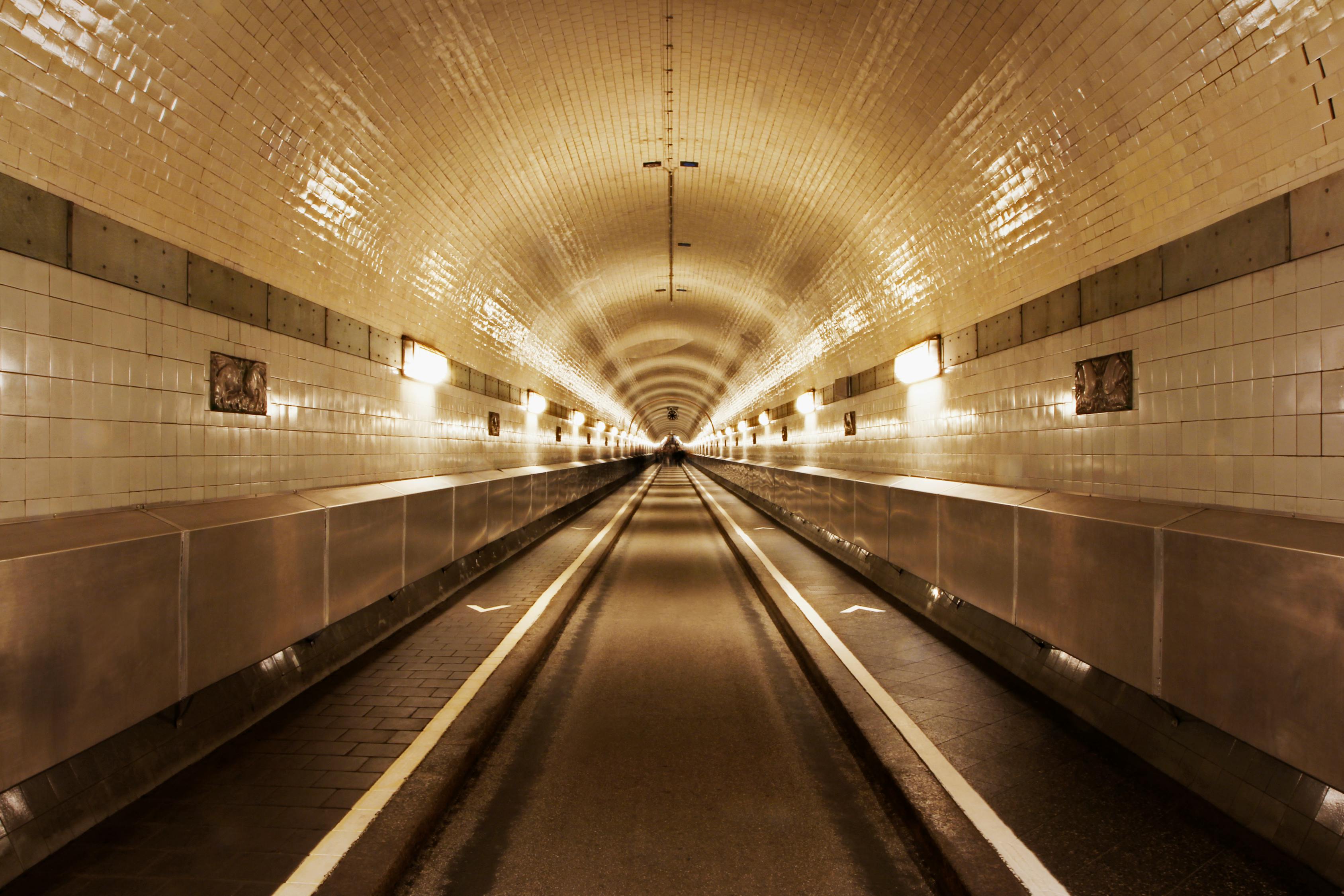 秦嶺一號(hào)隧道車禍最新消息，悲劇引發(fā)反思與應(yīng)對(duì)策略