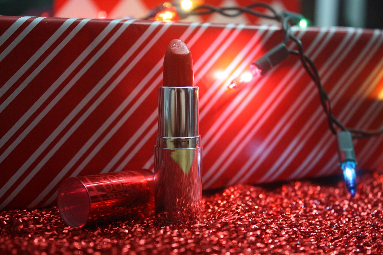 引領(lǐng)時(shí)尚潮流的炫彩魅力，最新口紅廣告獨(dú)家呈現(xiàn)