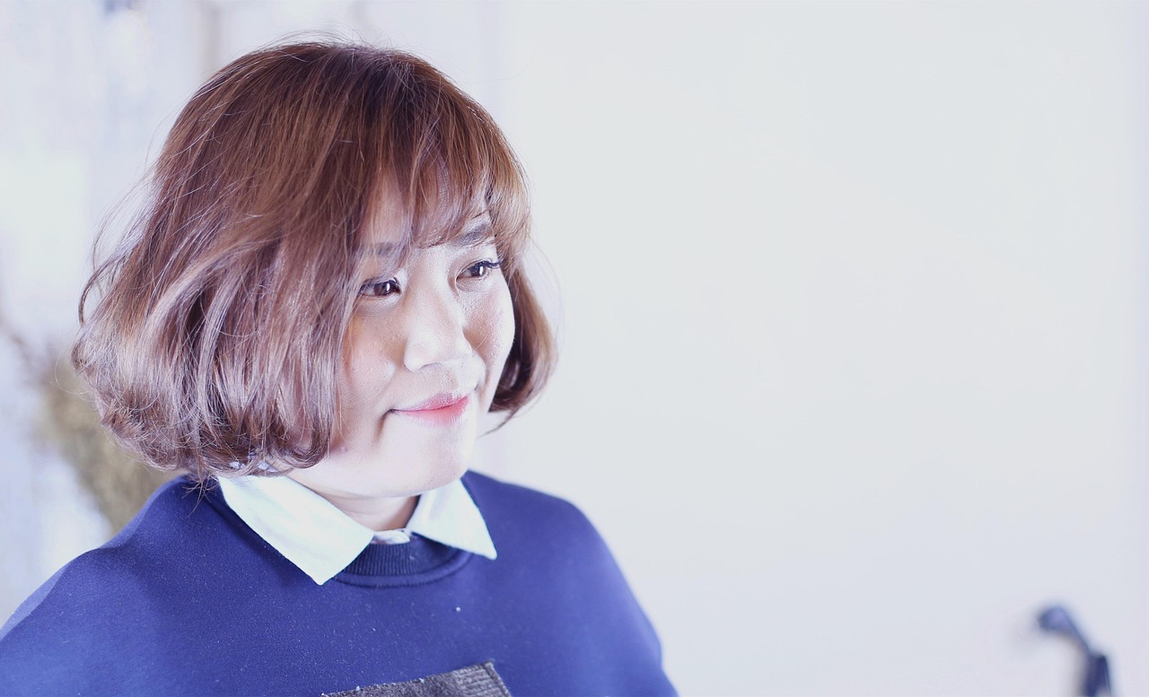 女短發(fā)流行趨勢(shì)，展現(xiàn)個(gè)性風(fēng)采的最新時(shí)尚魅力短發(fā)發(fā)型