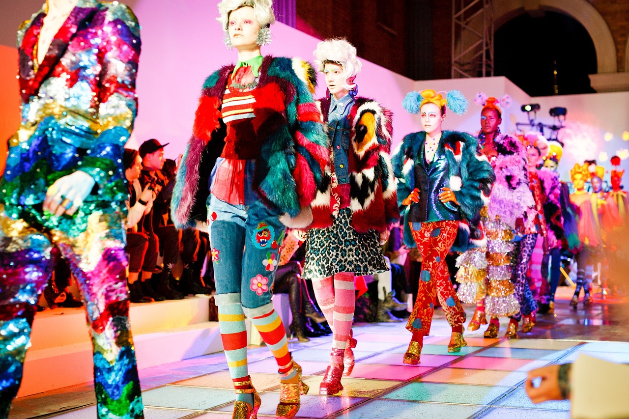 傳統(tǒng)與現(xiàn)代融合之美，最新式僧鞋亮相時(shí)尚舞臺(tái)